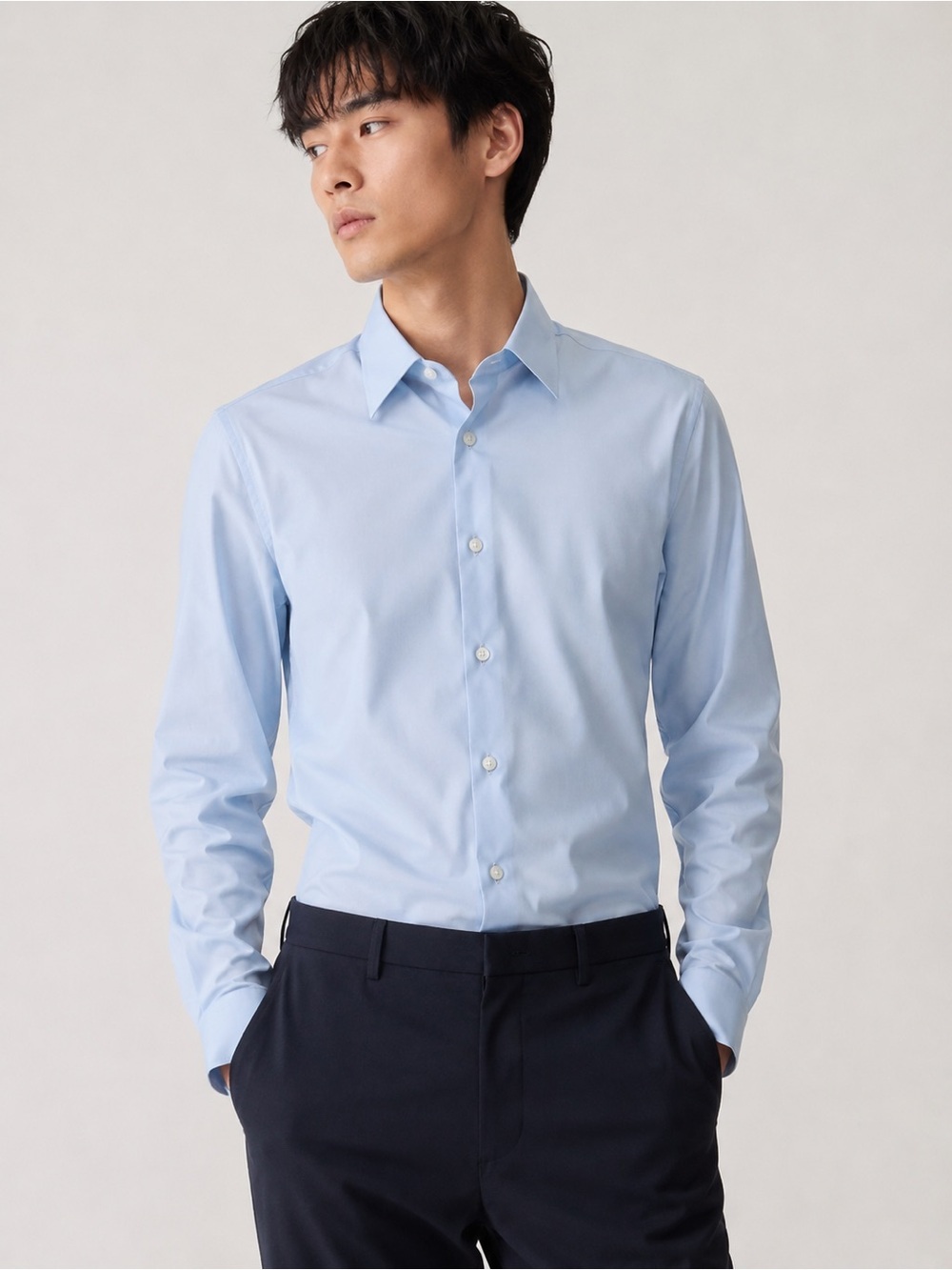 UNIQLO Slim Fit Light Blue Dress Shirt XS